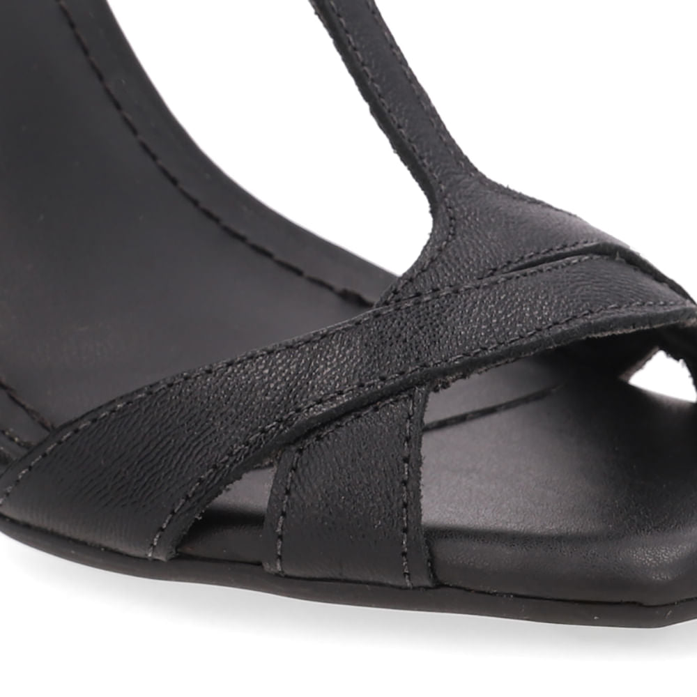 Sandália Salto Fino Couro Preta Bico Quadrado
