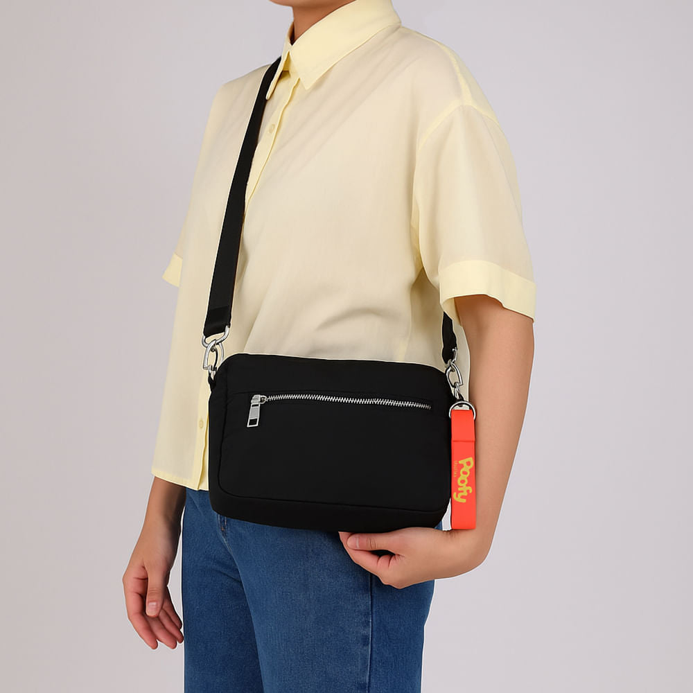 Bolsa Tiracolo Poofy Nylon Preta Bolso